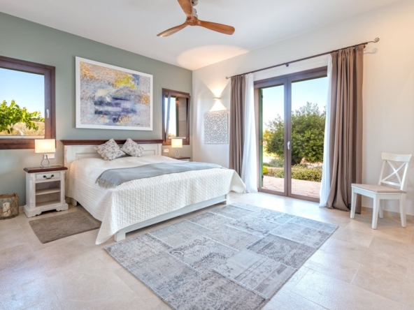 27a0cd29-8d0a-4f47-86b5-8bfa448b9d0c